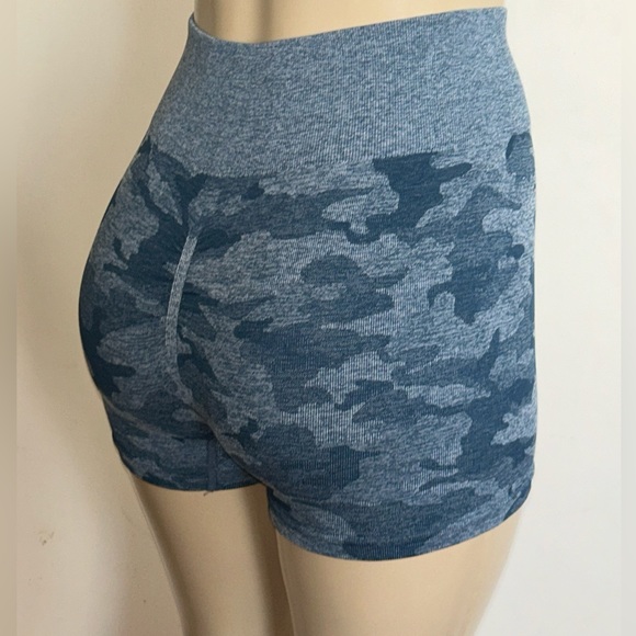 SRUNCH SPORT CAMO SHORTS WOMENS SIZE S - Picture 1 of 10